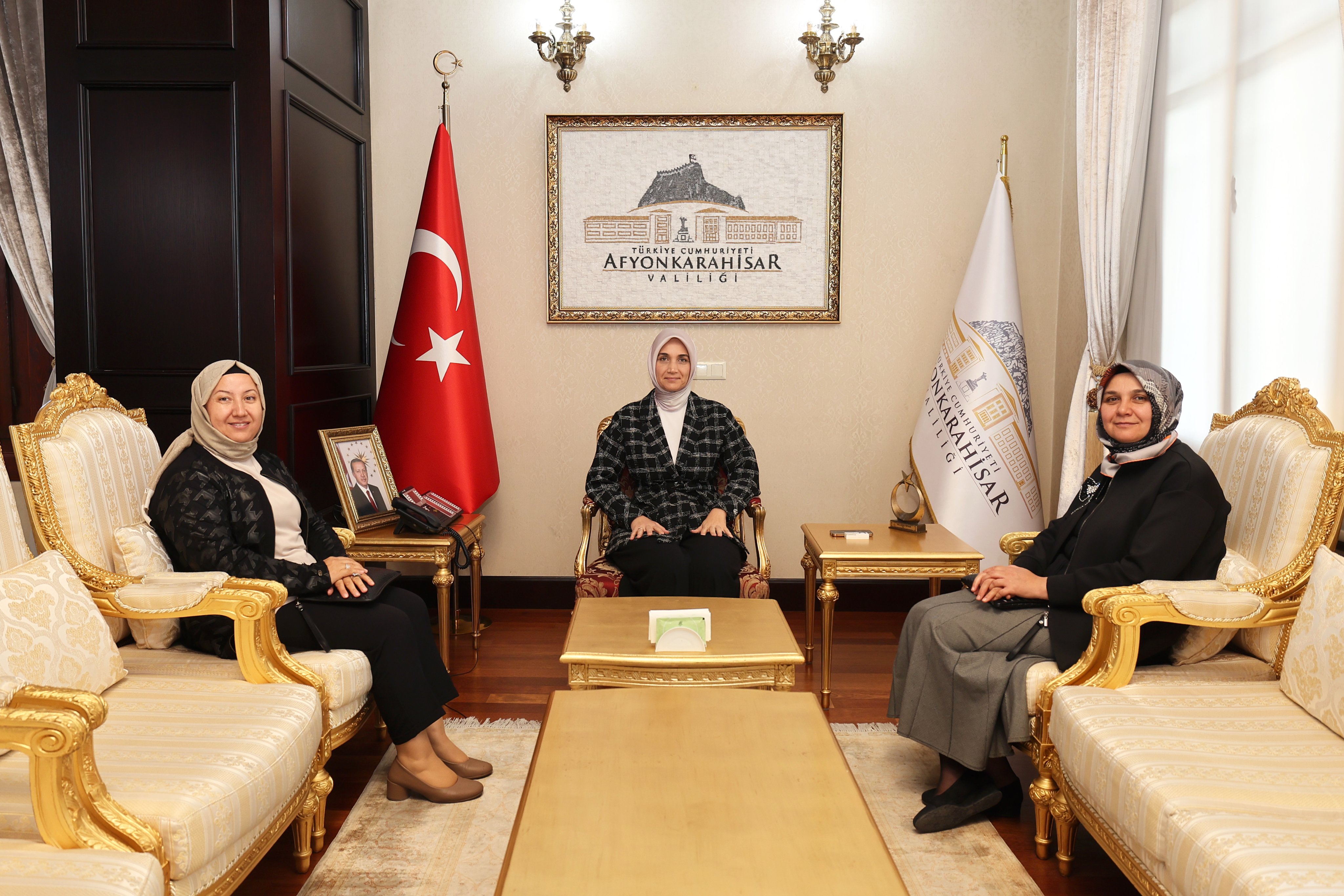 Vali Yiğitbaşı Belediye Başkanlarını Ağırladı