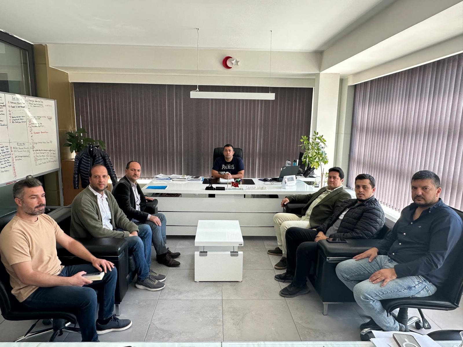 BAŞKAN AYNACI MÜDÜR DEMİR’İ ZİYARET ETTİ