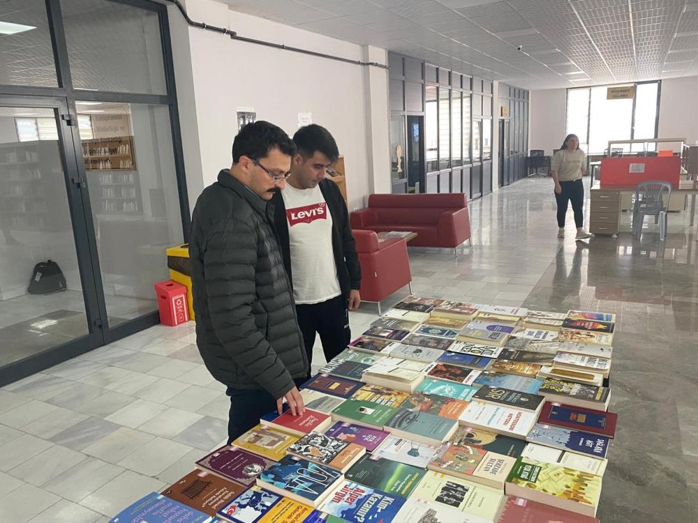 Vatandaşlar kütüphaneye davet edildi: Halk kütüphanesi hangi saatler arasında hizmet veriyor?