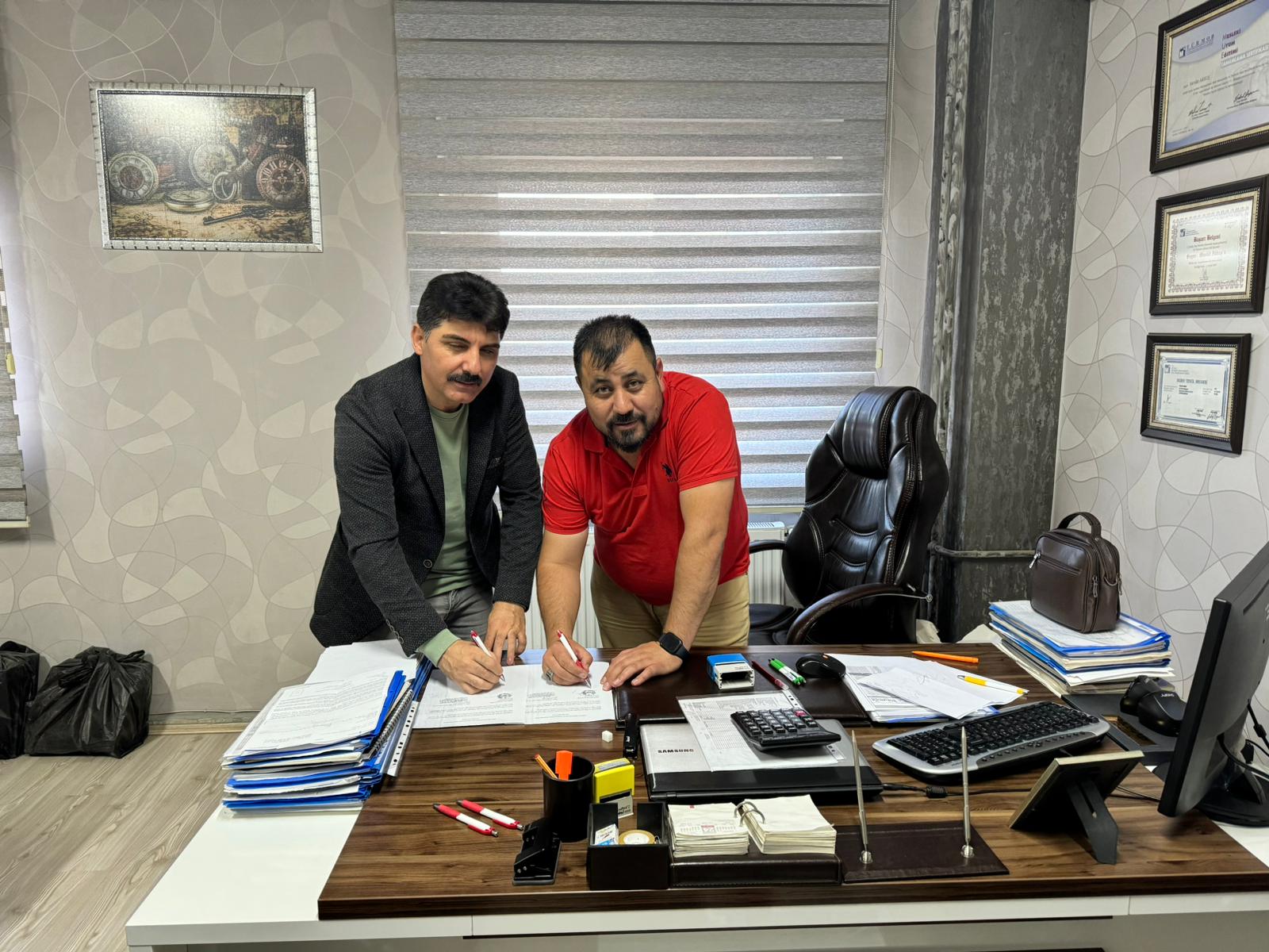 ÖZAK TUĞLA KARŞIYAKA SPOR KULUBÜNE SPONSOR OLDU