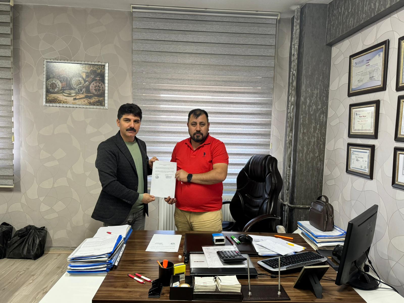 ÖZAK TUĞLA KARŞIYAKA SPOR KULUBÜNE SPONSOR OLDU