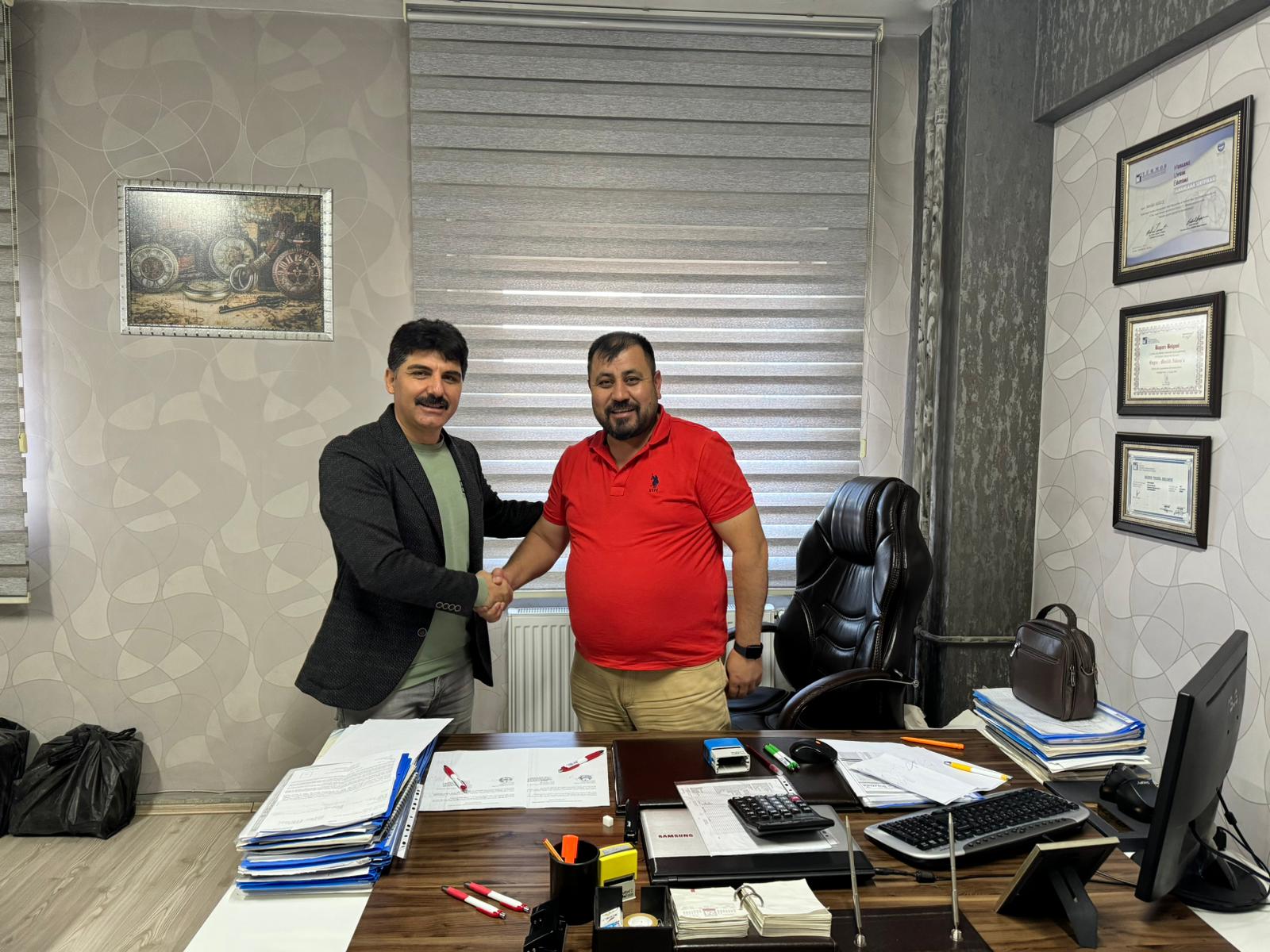 ÖZAK TUĞLA KARŞIYAKA SPOR KULUBÜNE SPONSOR OLDU