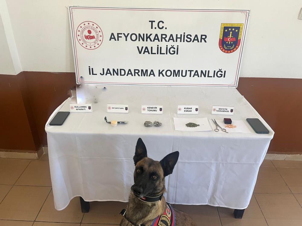 Jandarma’dan zehir tacirlerine geçit yok!