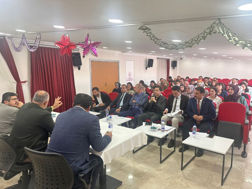 GENÇLİK HİZMETLERİ OLAĞAN DEĞERLENDİRME TOPLANTISI YAPILDI