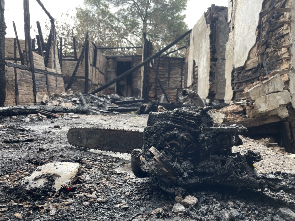 Bu olay Türkiye'yi ağlatacak: Oğlunun hatıralarıyla yaşadığı evi gözlerinin önünde kül oldu