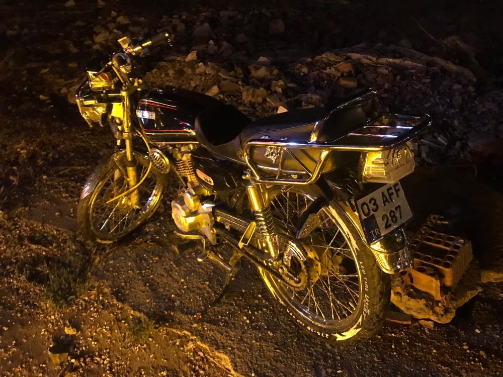 Minibüs ile motosiklet çarpıştı: 1 yaralı