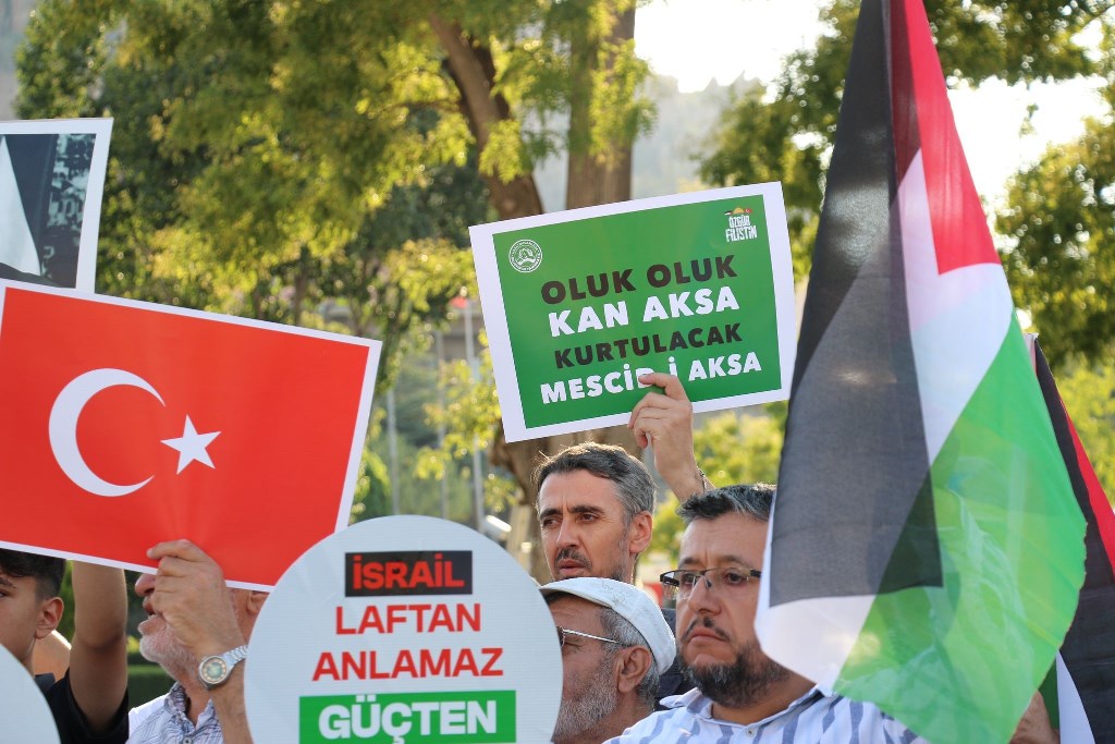 İSRAİL'E GİDEN GAZ VANALARINI VE ÜSLERİ KAPATALIM!