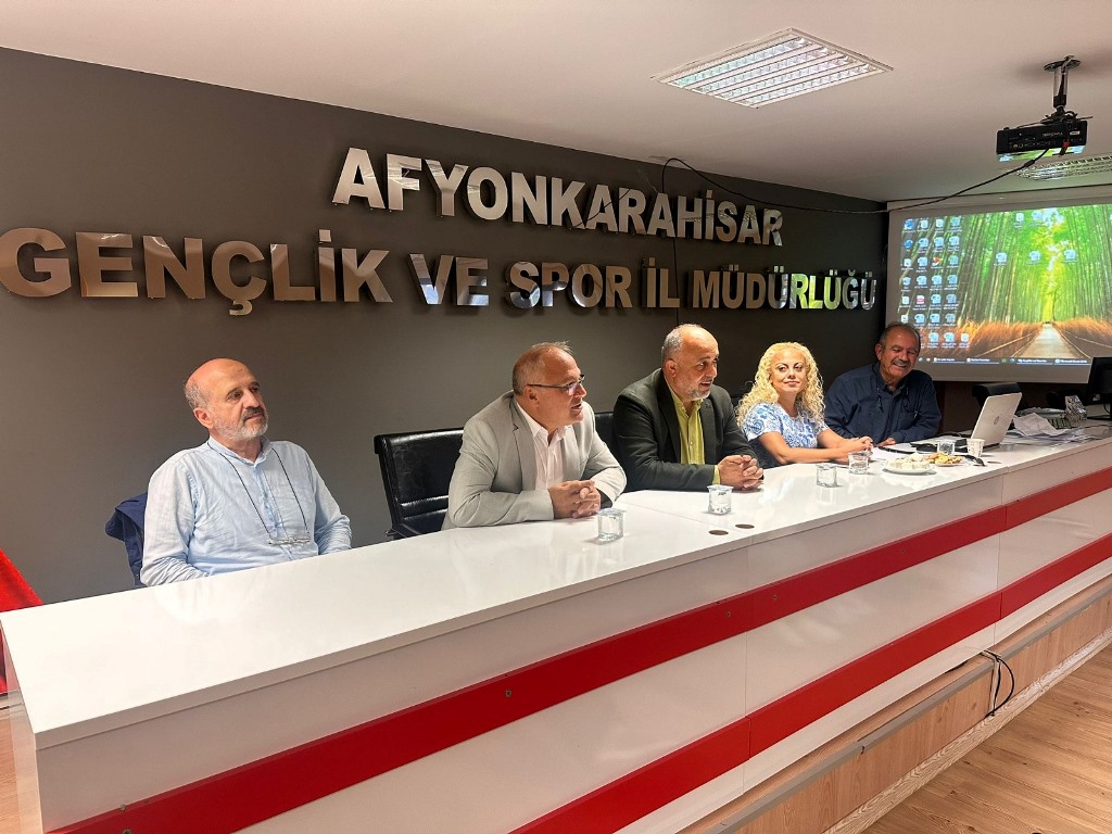 MASA TENİSİ KÜÇÜKLER TÜRKİYE ŞAMPİYONASI AFYONKARAHİSAR'DA BAŞLADI