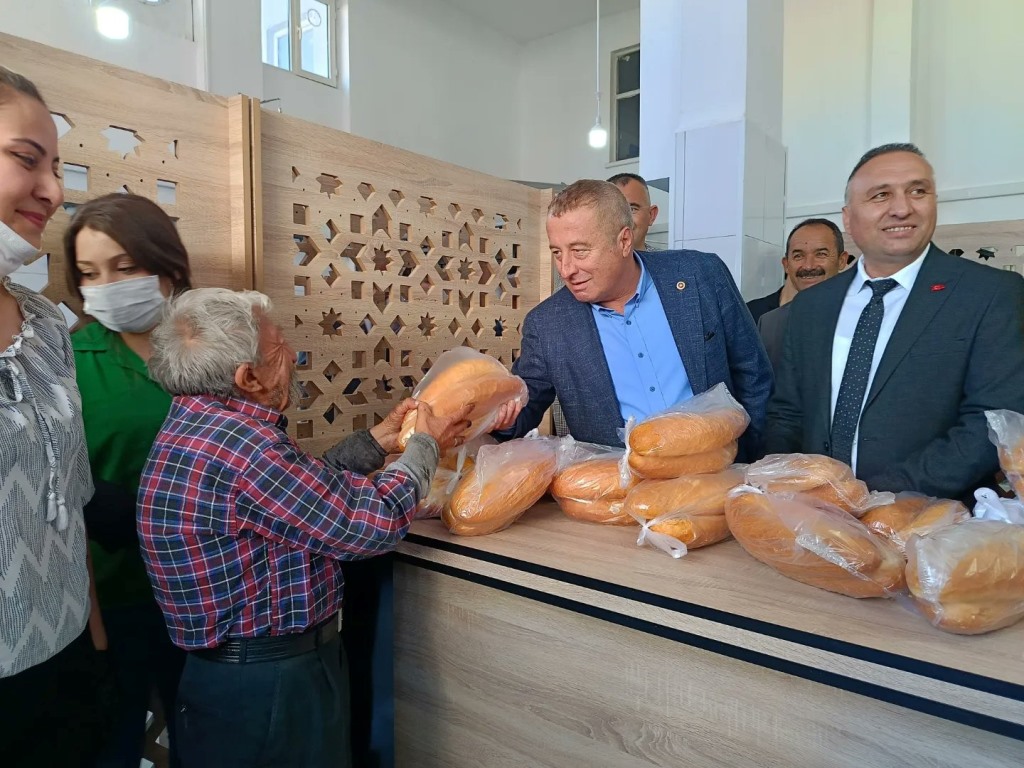 MİLLETVEKİLİ OLGUN BELEDİYE EKMEK FIRINI AÇILIŞINA KATILDI