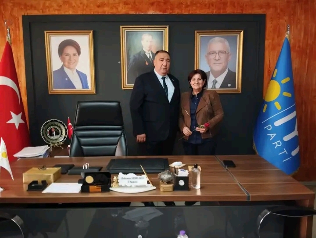 CHP KADIN KOLLARI, İYİ PARTİ'Yİ ZİYARET ETTİ
