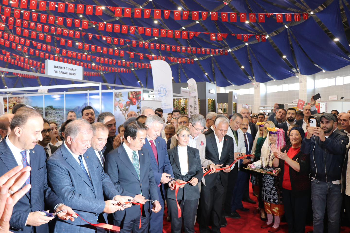 BAŞKAN TOPÇU ISPARTA II. TURİZM VE GASTRONOMİ FUARI'NA KATILDI