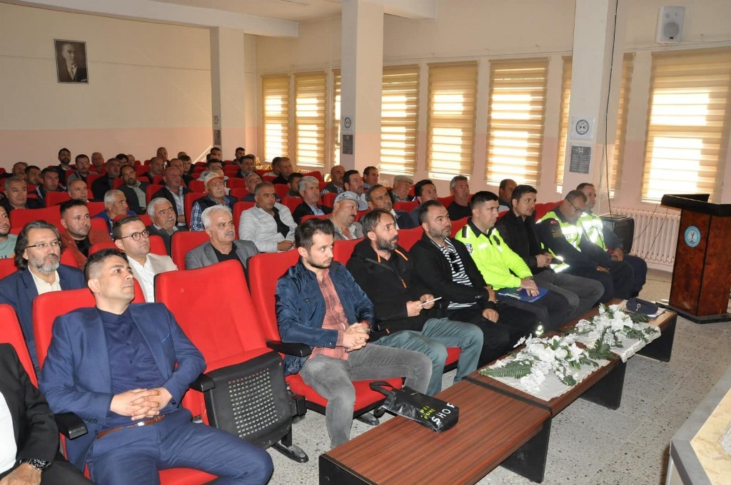 SANDIKLI'DA TAŞIMALI EĞİTİM MASAYA YATIRILDI