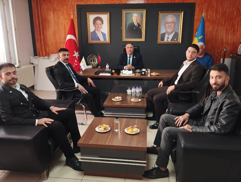 ZAFER PARTİSİ HEYETİ, İYİ PARTİ'Yİ ZİYARET ETTİ