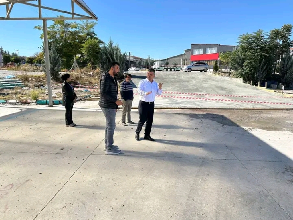 EMİRDAĞ OTOGARI'NDAKİ YENİLEME ÇALIŞMALARI DEVAM EDİYOR