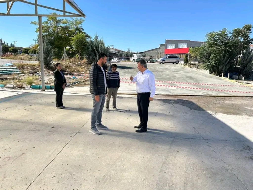 EMİRDAĞ OTOGARI'NDAKİ YENİLEME ÇALIŞMALARI DEVAM EDİYOR