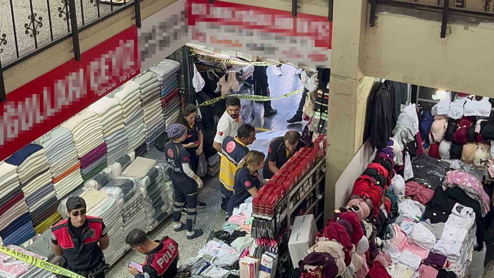 Önce Eşini Öldürdü, Sonra İntihar Etti