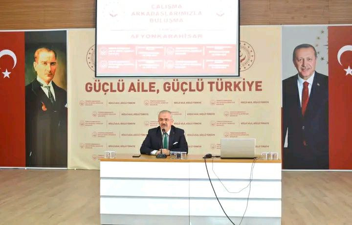 Afyonkarahisar Aile ve Sosyal Hizmetler'de Yeni Dönem: Bilal Erdoğan, Yeni Ekibiyle Bir Araya Geldi