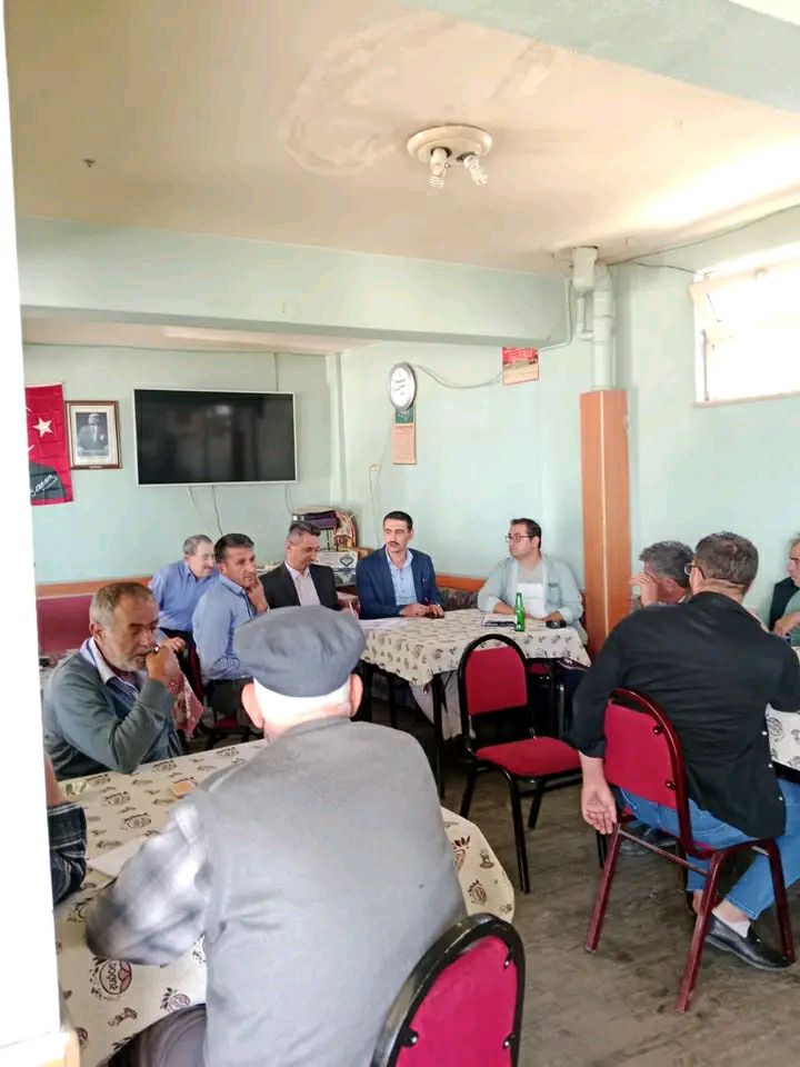 Şuhut İlçe Tarım ve Orman Müdürü Tür, üreticilerle bir araya geldi