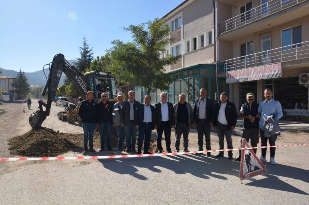 TATARLI'DA İÇME SUYU HATTI YENİLEME ÇALIŞMALARI BAŞLADI