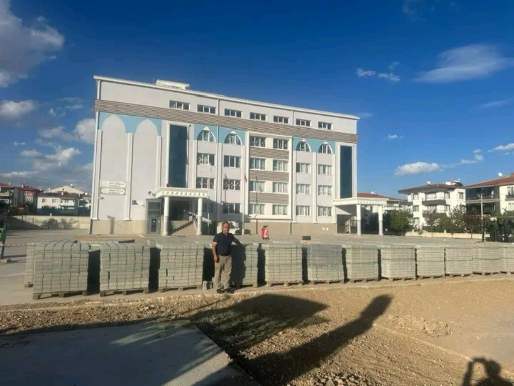 ÇOCUKLAR ARTIK AYAKLARI KİRLENMEDEN YÜRÜYEBİLECEK