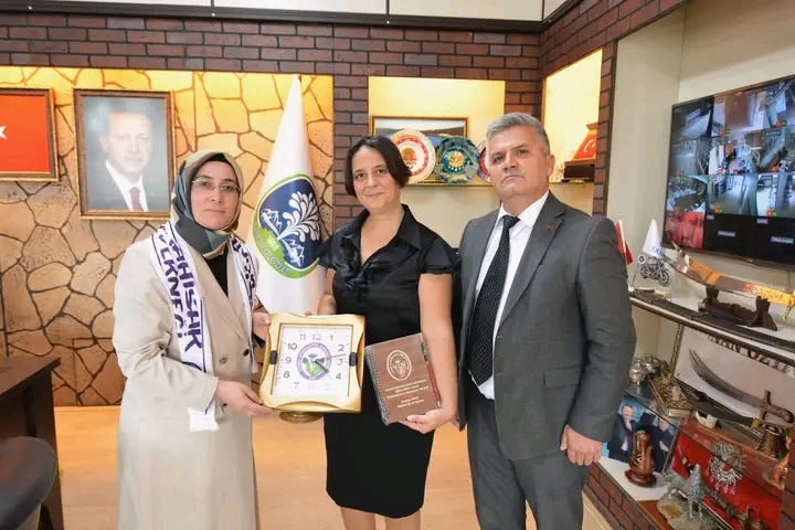 İSTANBUL AFYONKARAHİSAR GÖNÜLLÜLERİ DERNEĞİ, SANDIKLI BELEDİYESİNİ ZİYARET ETTİ