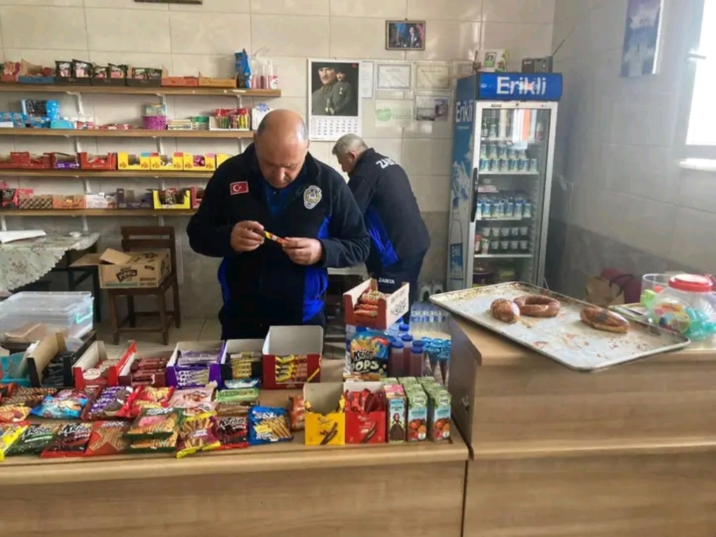 TOPÇU TALİMATI VERDİ, OKUL KANTİNLERİ TEK TEK DENETLENDİ