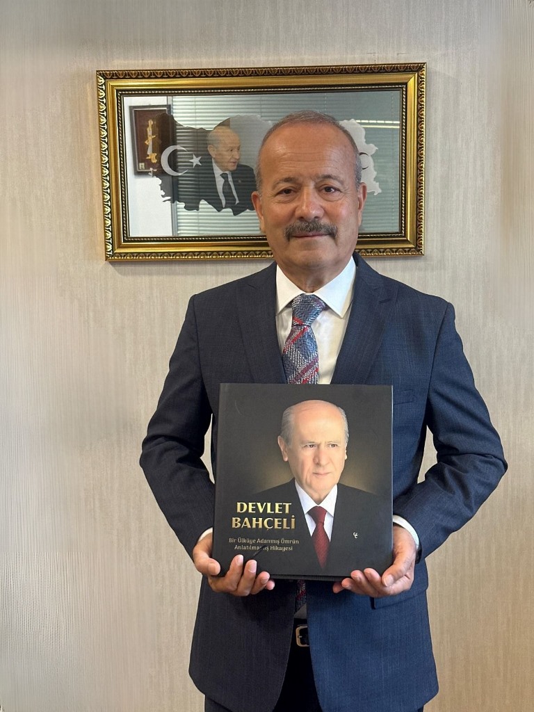 BAHÇELİ’DEN TAYTAK’A ANLAMLI HEDİYE