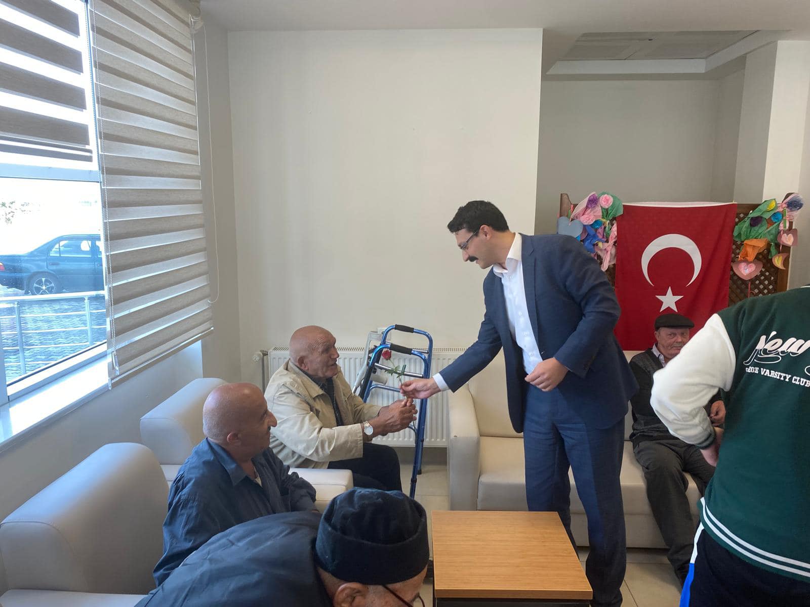 Kaymakam ve Belediye Başkanı, Yaşlılarla Gençlerin Buluşmasına Katıldı