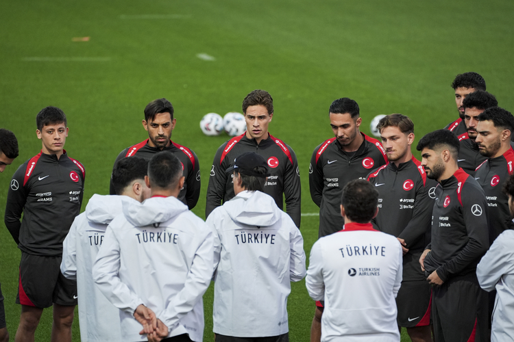 A Milli Futbol Takımı, Karadağ Maçının Hazırlıklarına Başladı