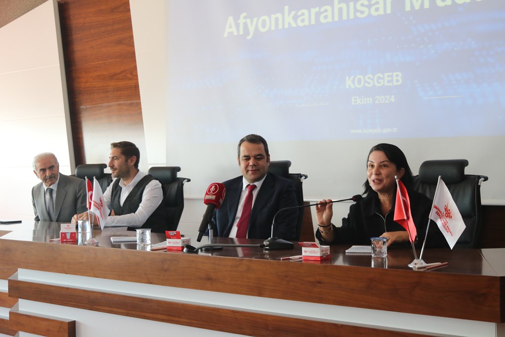  İŞ DÜNYASININ TECRÜBELERİ ÖĞRENCİLERE AKTARILDI