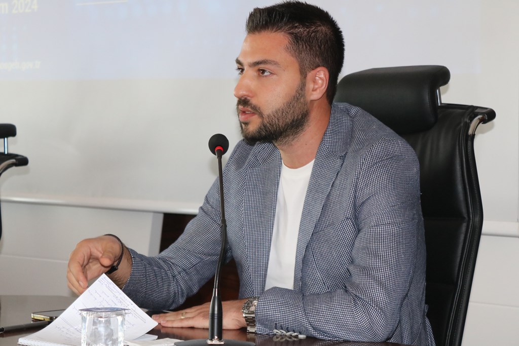  İŞ DÜNYASININ TECRÜBELERİ ÖĞRENCİLERE AKTARILDI