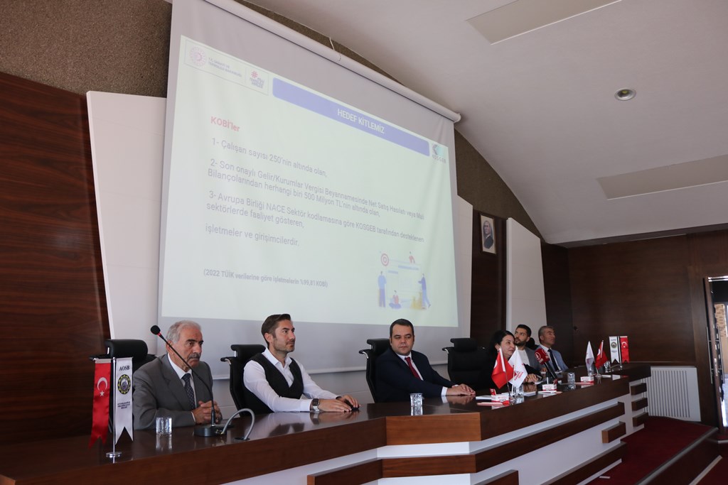  İŞ DÜNYASININ TECRÜBELERİ ÖĞRENCİLERE AKTARILDI