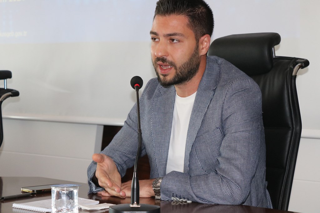  İŞ DÜNYASININ TECRÜBELERİ ÖĞRENCİLERE AKTARILDI