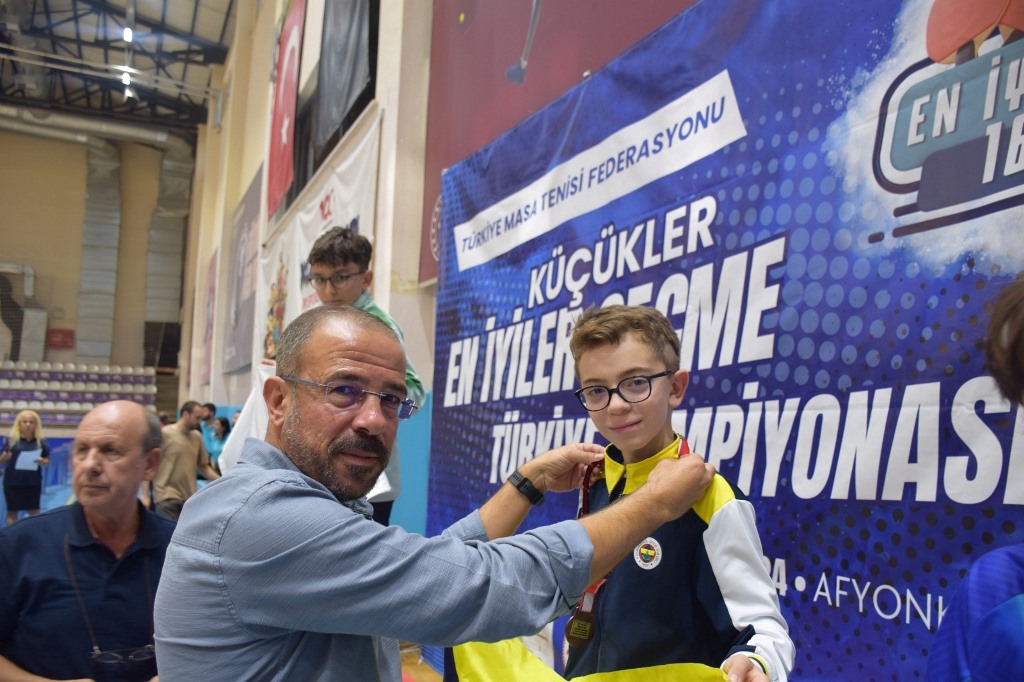 MASA TENİSİ KÜÇÜKLER TÜRKİYE ŞAMPİYONASI SONA ERDİ