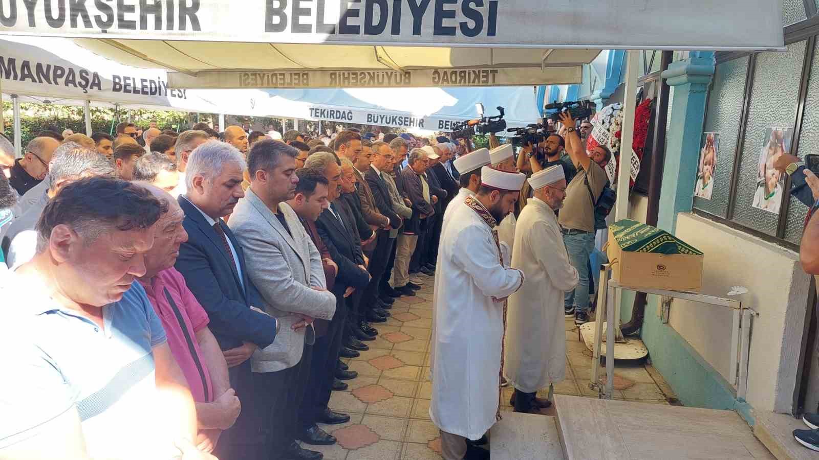 Tabut Küçük Acı Büyük, Sıla Bebek Son Yolculuğuna Uğurlandı