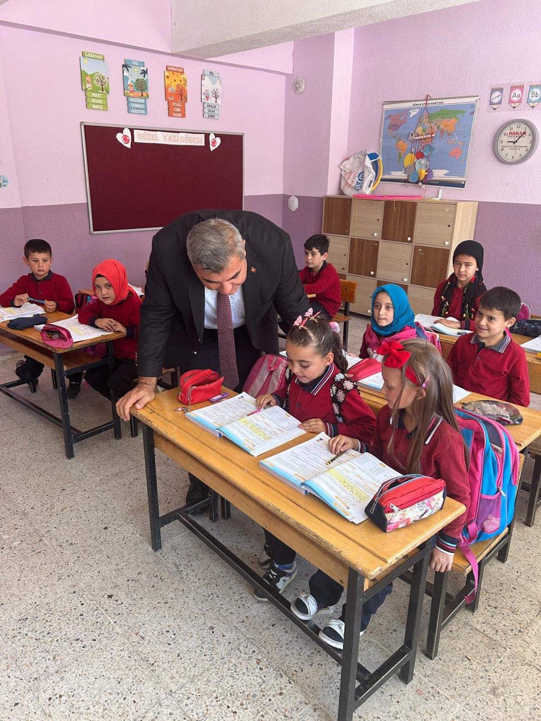 Müdür Sünnetci, Okul Ziyaretlerini Sürdürüyor