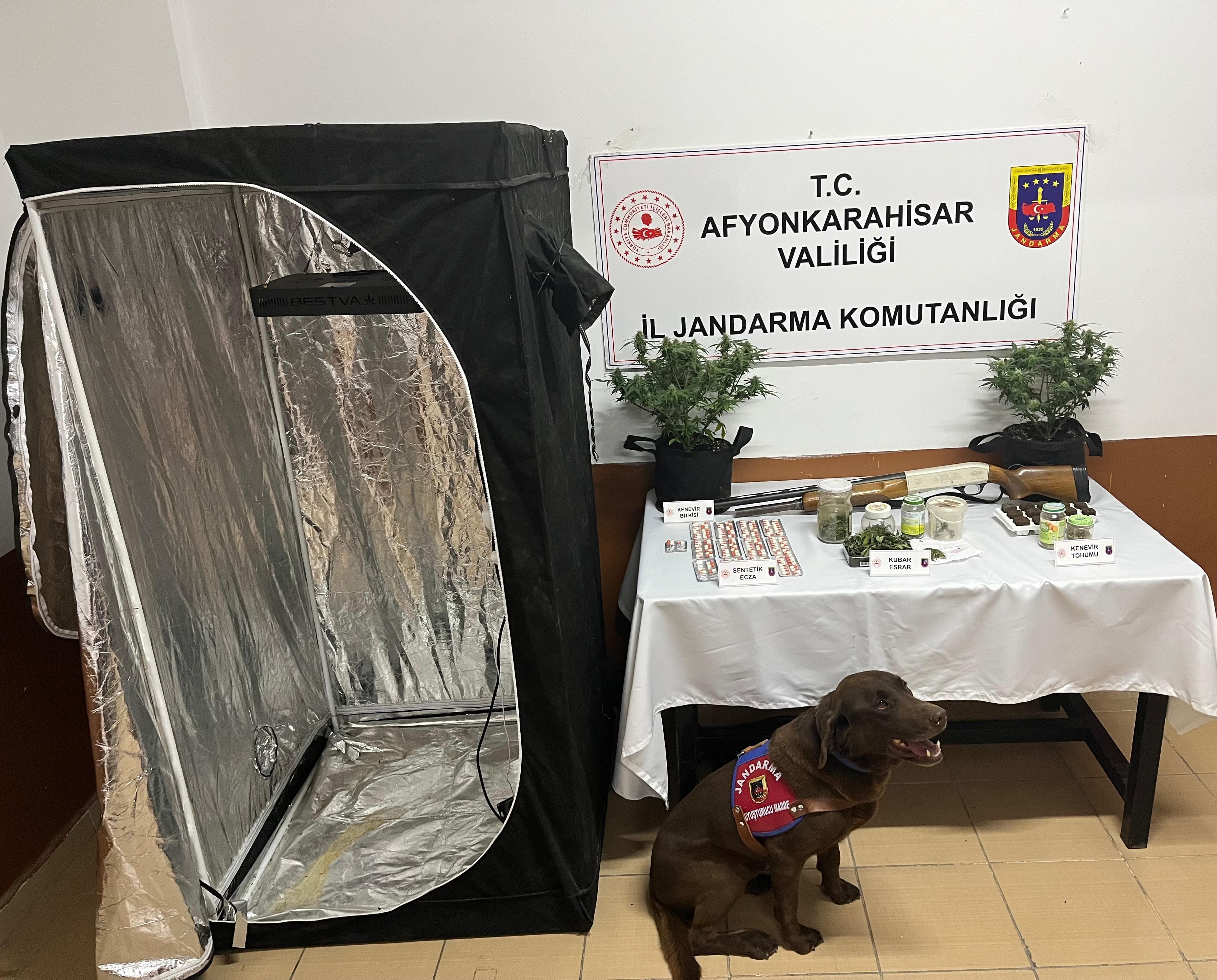 AFYONKARAHİSAR'DA UYUŞTURUCU TACİRLERİNE GEÇİT YOK