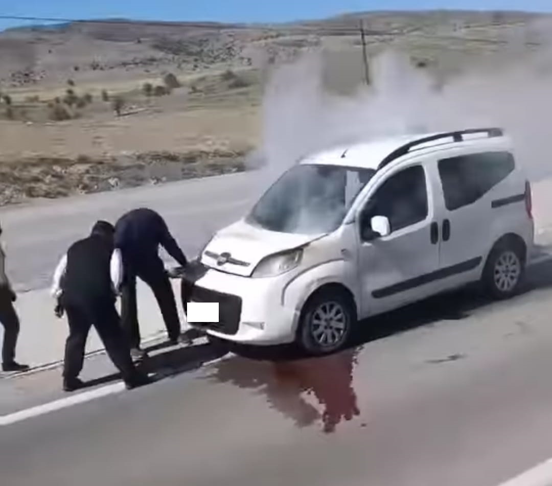 Alevlere Teslim Olan Ticari Araç Kullanılmaz Hale Geldi