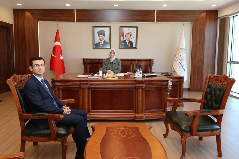 Müdür Karayol'un ilk Ziyareti Vali Yiğitbaşı'na