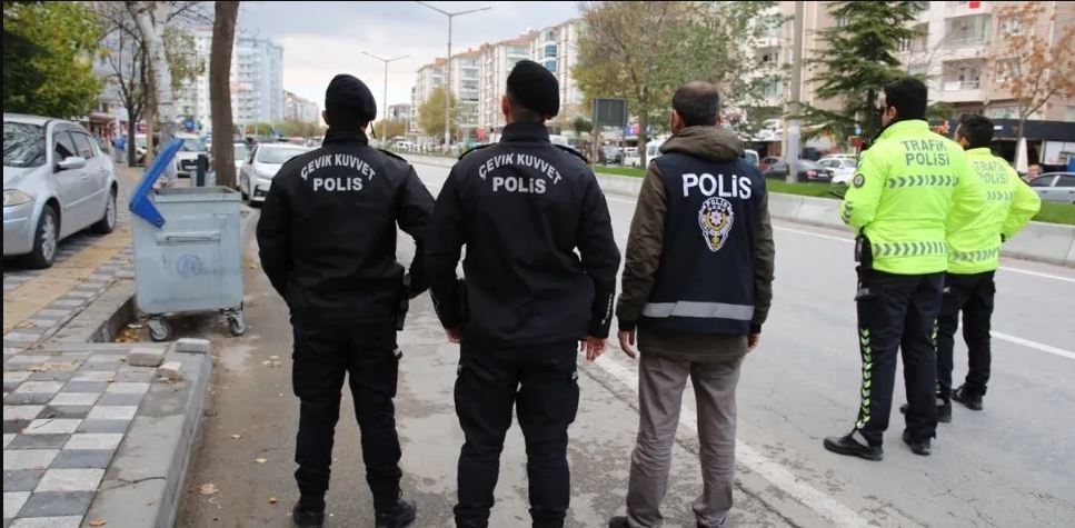 Afyon'un Huzuru İçin Çalışıyorlar Polisin Dikkati Takdire Şayan