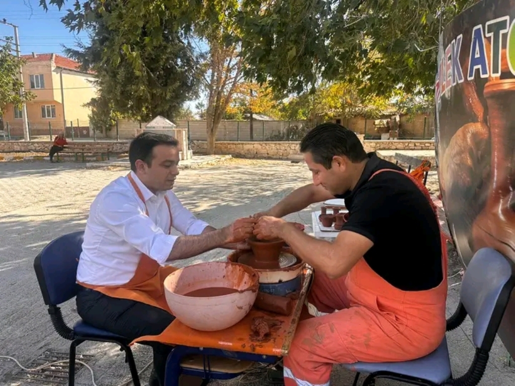 KAYMAKAM HALİS ÇÖMLEK YAPIMINA KATILDI