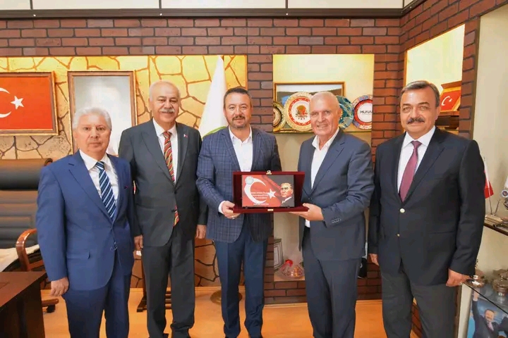 SANVAK YÖNETİMİ, BAŞKAN ÖZTAŞ'I ZİYARET ETTİ