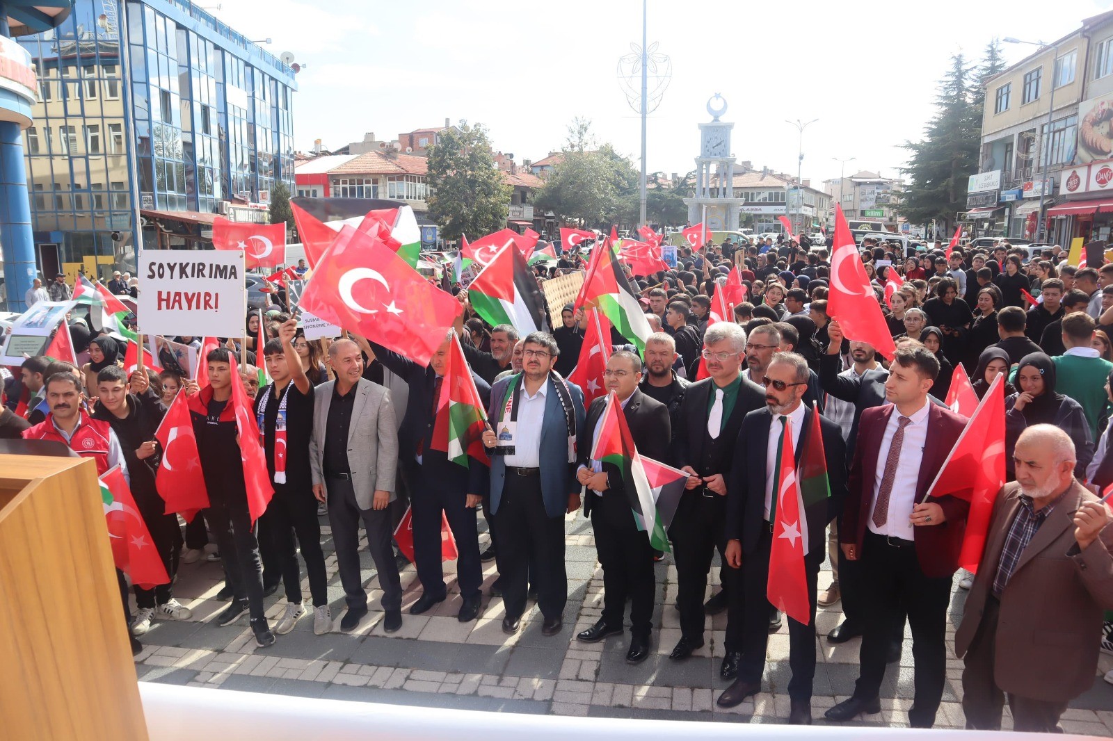 ŞUHUT'TA GAZZE'YE DESTEK İÇİN YÜRÜDÜLER