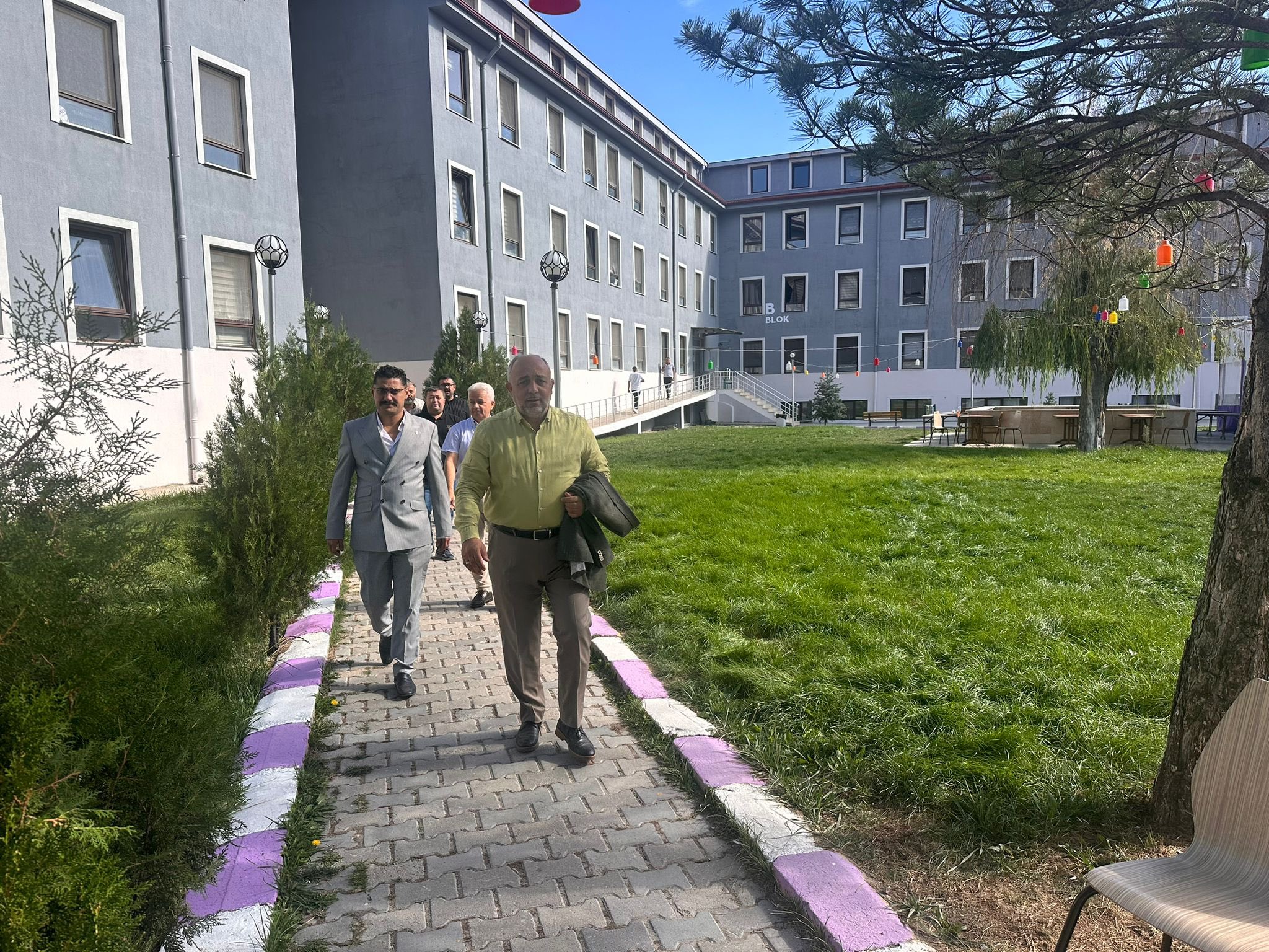 Müdür Kasapoğlu’ndan Öğrencileri Önemseyen Ziyaret