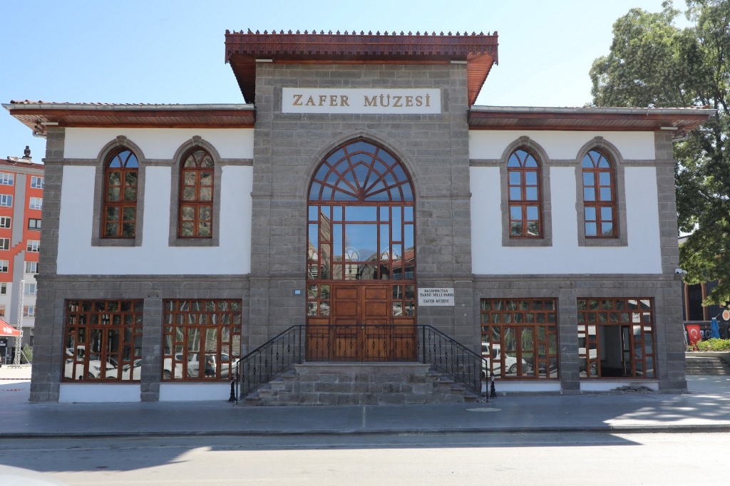 ZAFER MÜZESİ'NE ZİYARETÇİ AKINI 