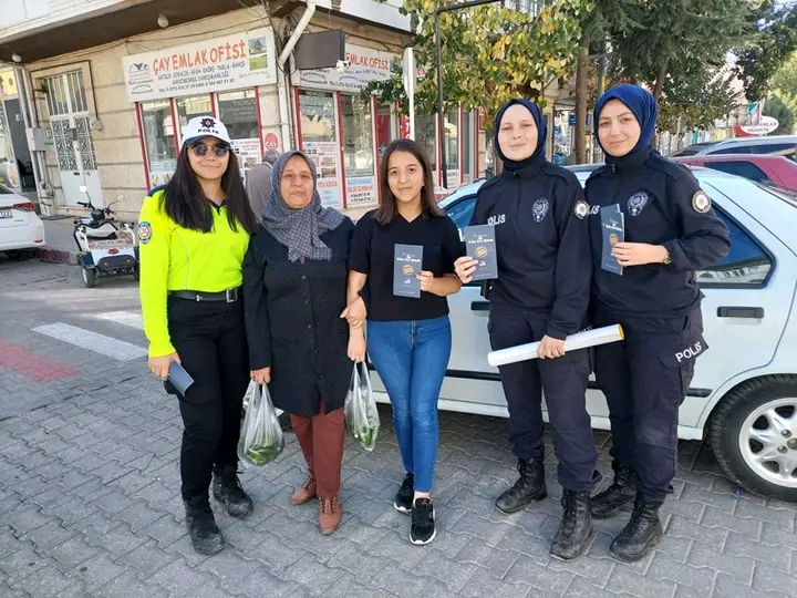 ÇAY İLÇE EMNİYET MÜDÜRLÜĞÜ EKİPLERİ TARAFINDAN KADES UYGULAMASI TANITILDI