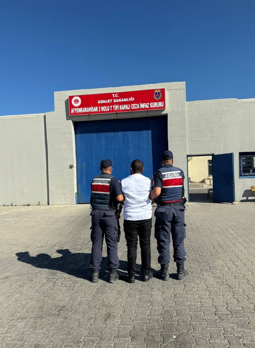 18 AYRI SUÇ KAYDI OLAN ŞAHIS SALAR'DA YAKALANDI