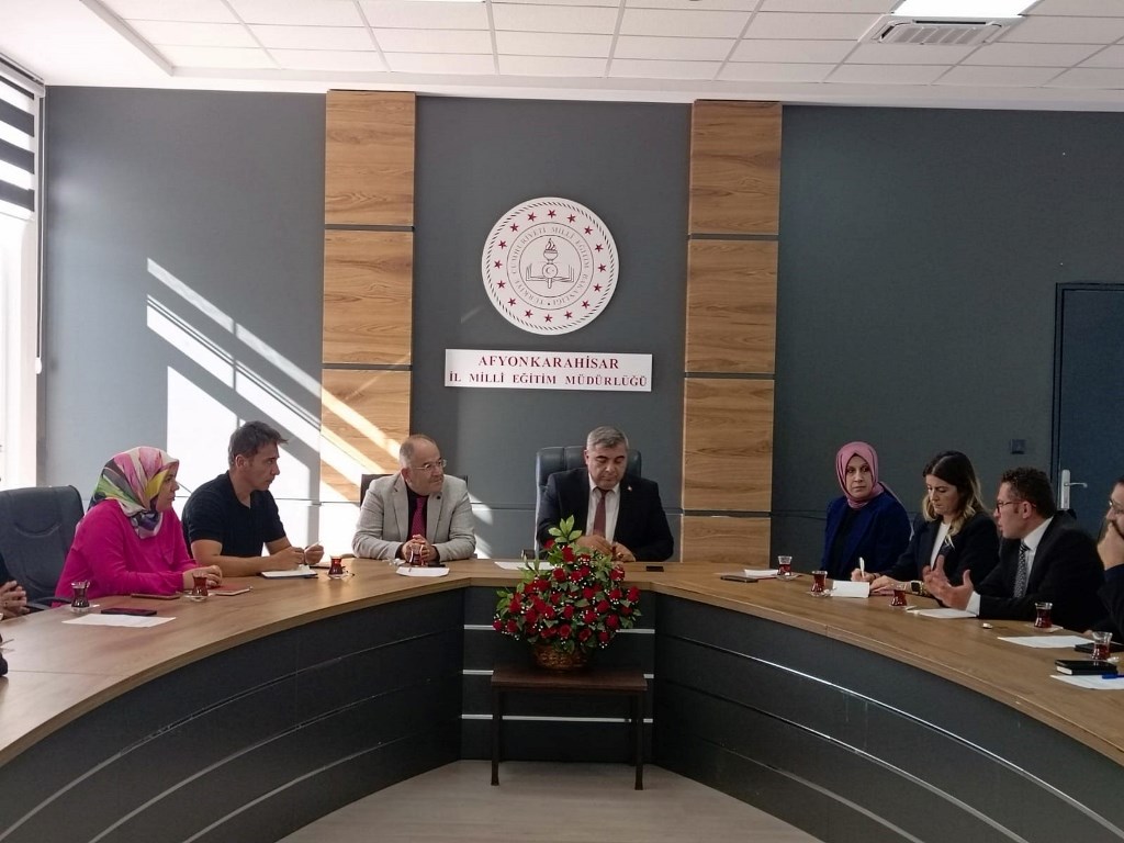 AFYONKARAHİSAR'DA EĞİTİMDEKİ YENİ MODELLE İLGİLİ TOPLANTI