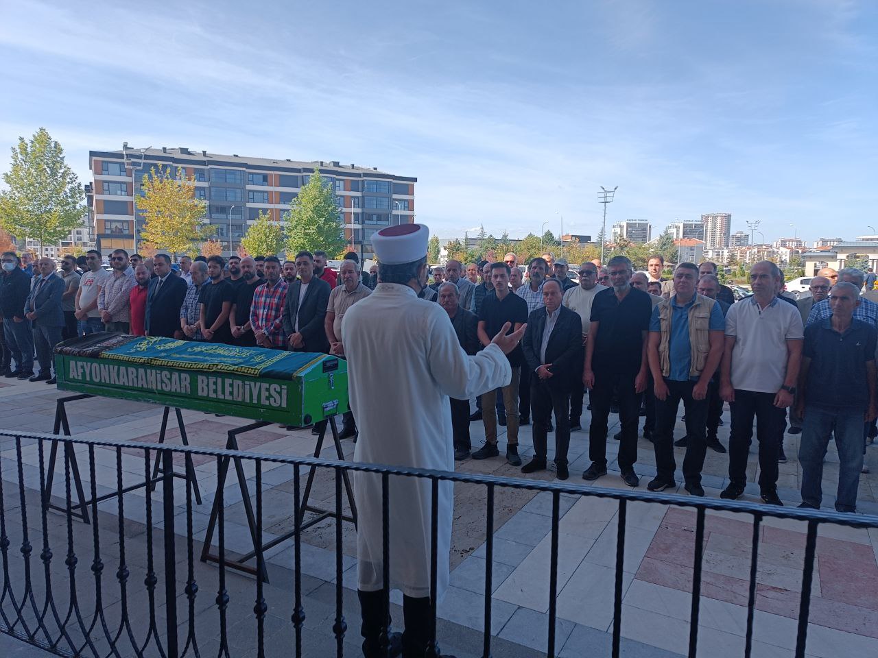 Okşar ailesinin acı günü...Zakire Okşar son yolculuğuna uğurlandı