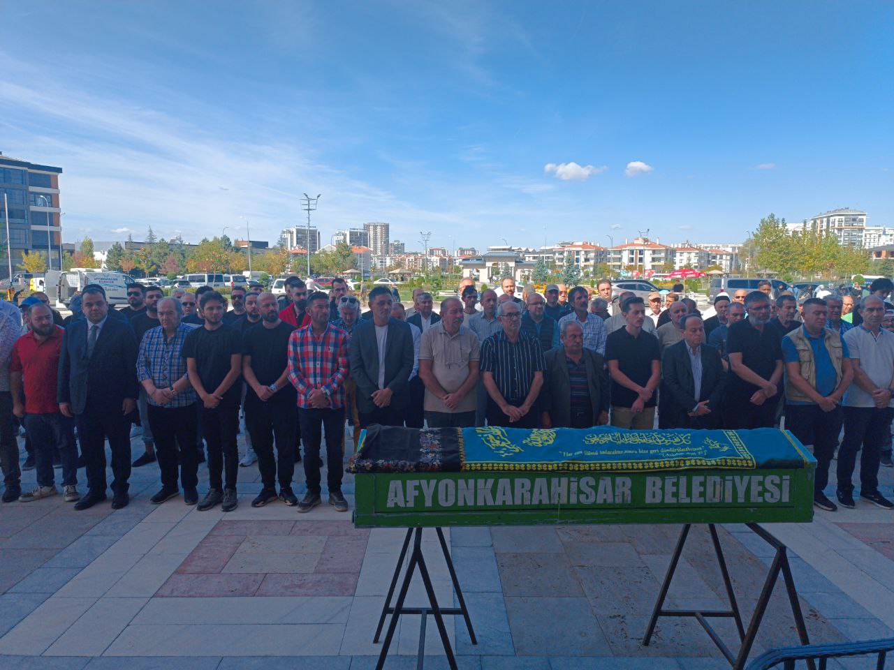 Okşar ailesinin acı günü...Zakire Okşar son yolculuğuna uğurlandı